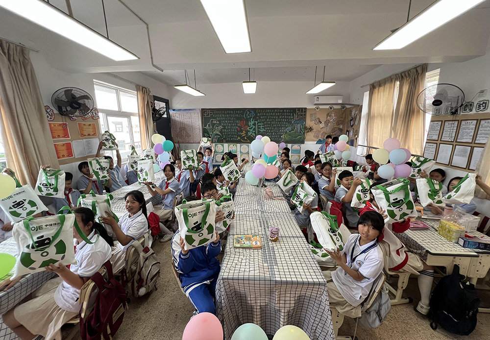 Sending holiday condolences to the children of migrant workers